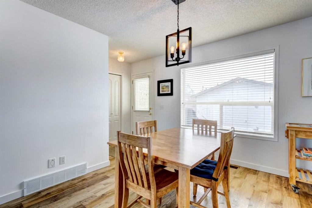 104 Somerside Common Sw, Calgary, AB