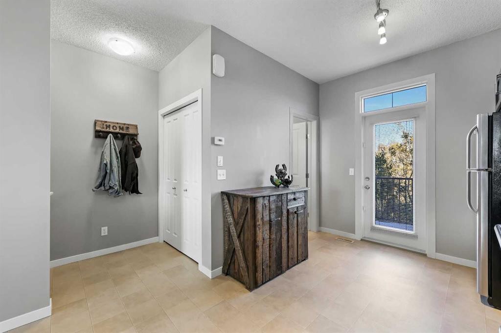 68 New Brighton Point Se, Calgary, AB - Indoor Photo Showing Other Room
