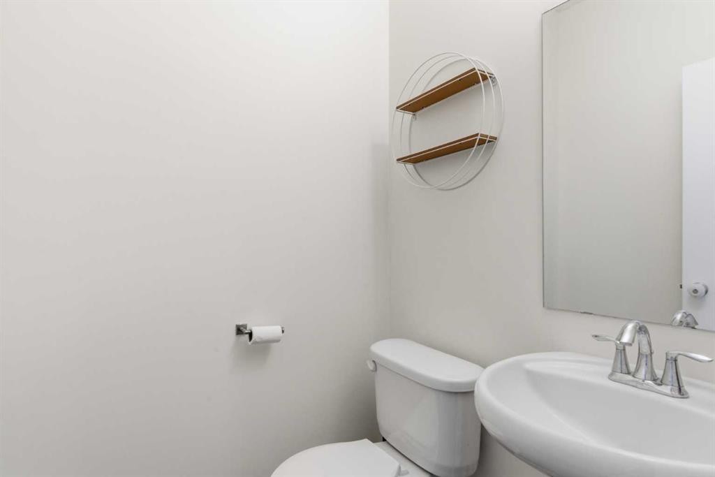 21 Evansview Manor Nw, Calgary, AB - Indoor Photo Showing Bathroom