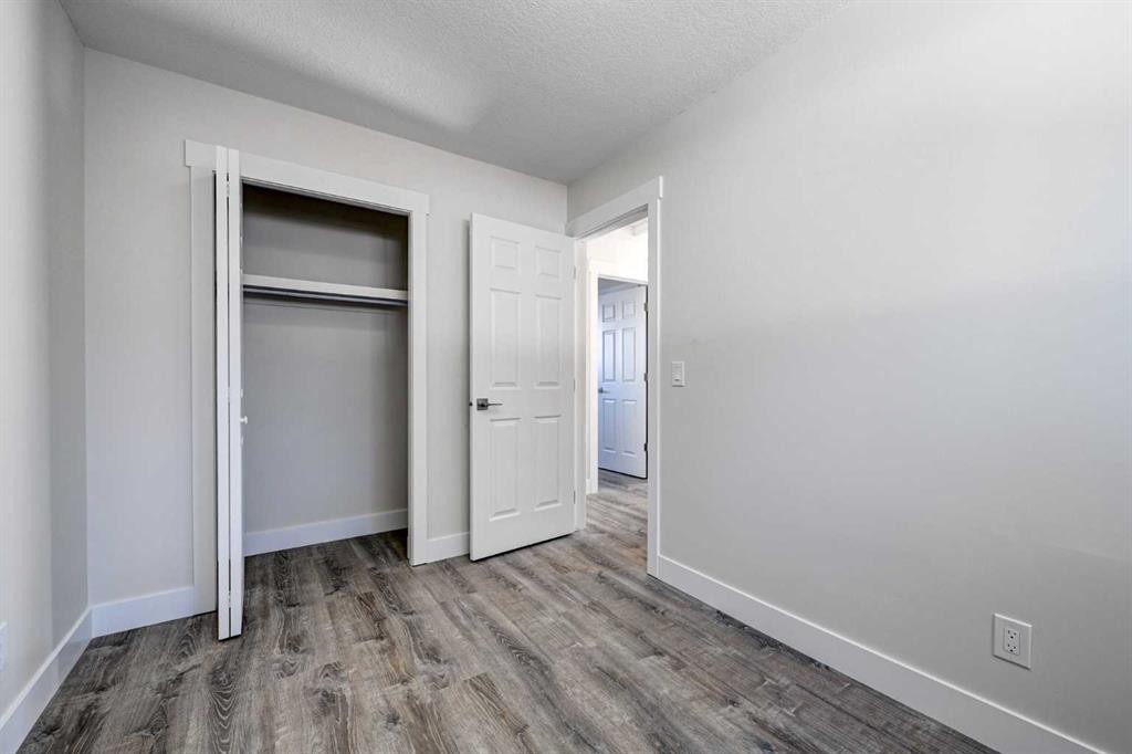 36 Pennsburg Place Se, Calgary, AB - Indoor Photo Showing Other Room