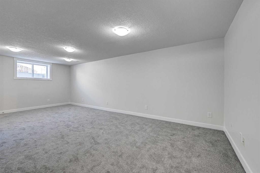 36 Pennsburg Place Se, Calgary, AB - Indoor