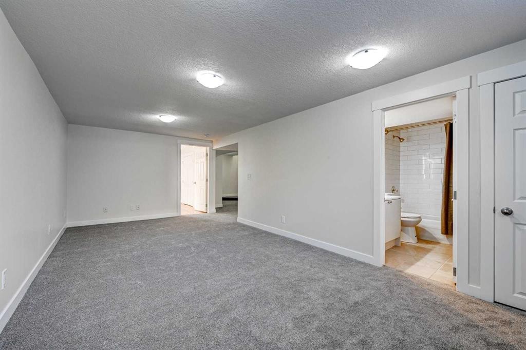 36 Pennsburg Place Se, Calgary, AB - Indoor Photo Showing Other Room