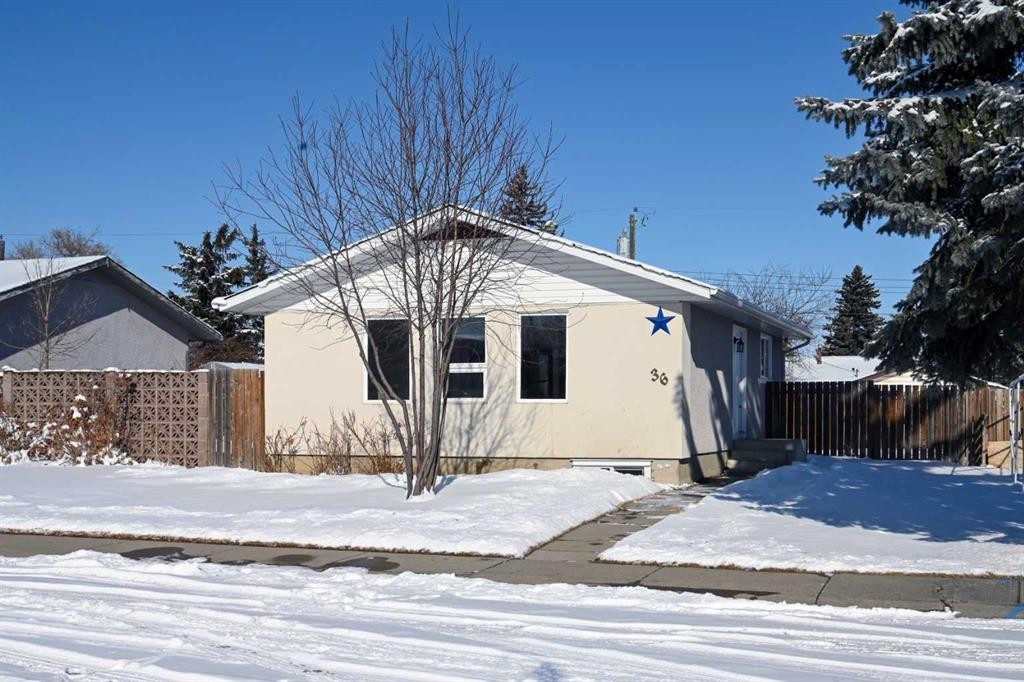 36 Pennsburg Place Se, Calgary, AB - Outdoor