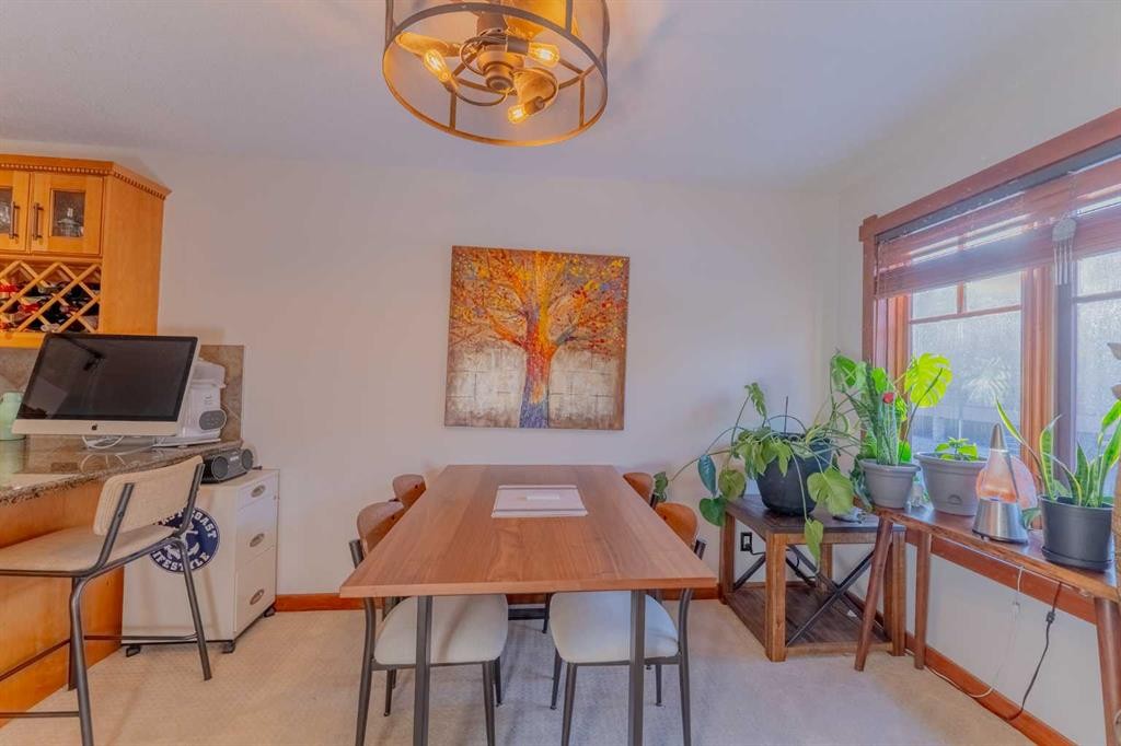 313-170 Crossbow Place, Canmore, AB - Indoor Photo Showing Dining Room