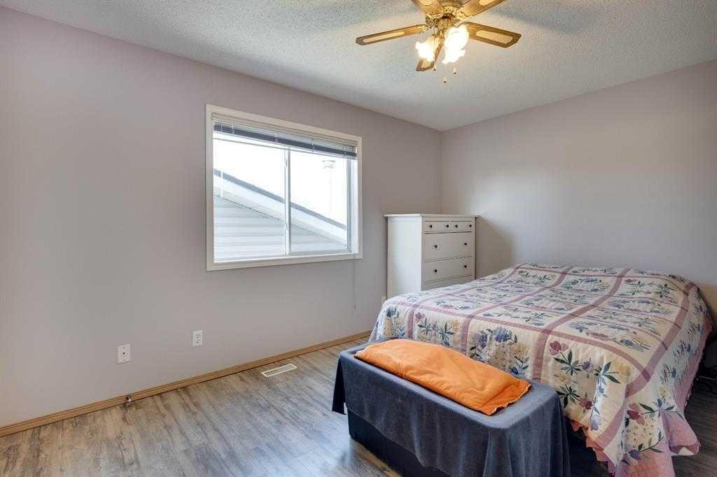 191 Applebrook Circle Se, Calgary, AB - Indoor Photo Showing Bedroom