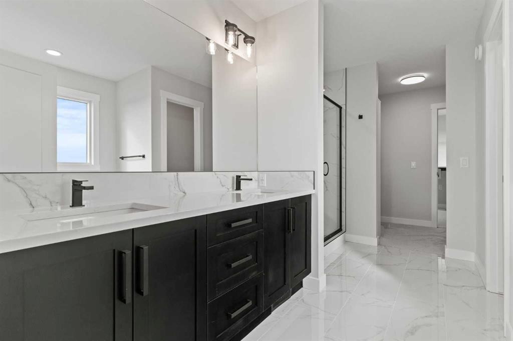 302 Kinniburgh Loop, Chestermere, AB - Indoor Photo Showing Bathroom