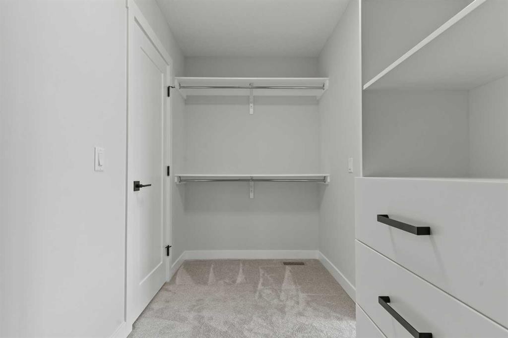 302 Kinniburgh Loop, Chestermere, AB - Indoor With Storage