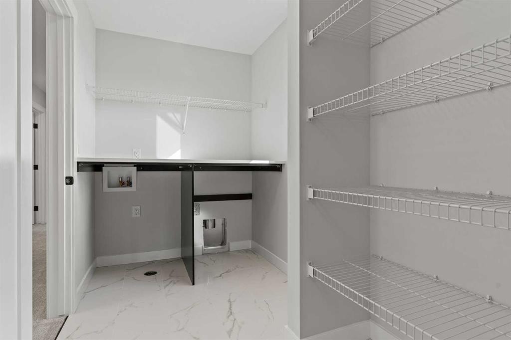 302 Kinniburgh Loop, Chestermere, AB - Indoor With Storage