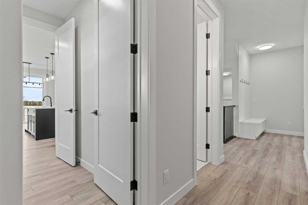 302 Kinniburgh Loop, Chestermere, AB - Indoor Photo Showing Other Room