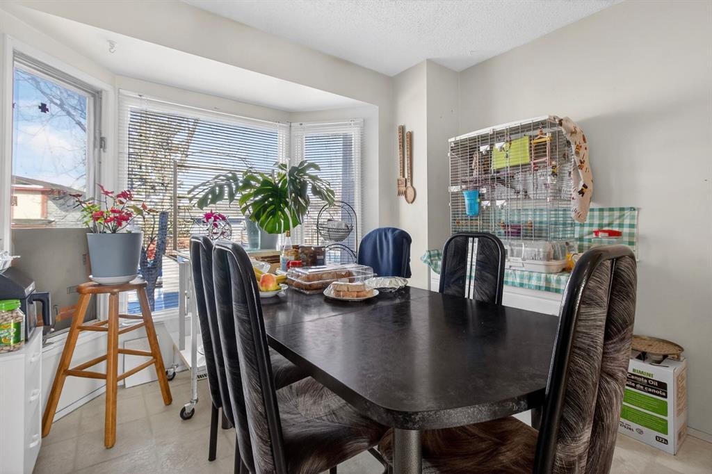 31 Templeby Way Ne, Calgary, AB - Indoor Photo Showing Dining Room