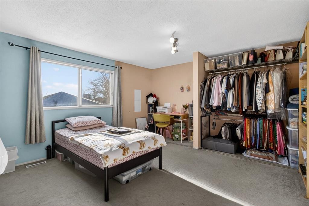 31 Templeby Way Ne, Calgary, AB - Indoor Photo Showing Bedroom