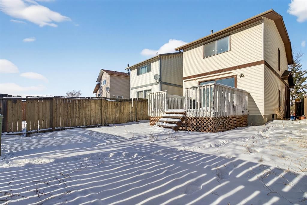31 Templeby Way Ne, Calgary, AB - Outdoor
