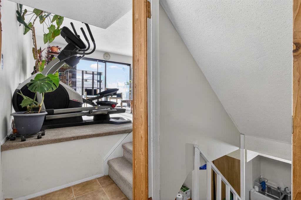 31 Templeby Way Ne, Calgary, AB - Indoor