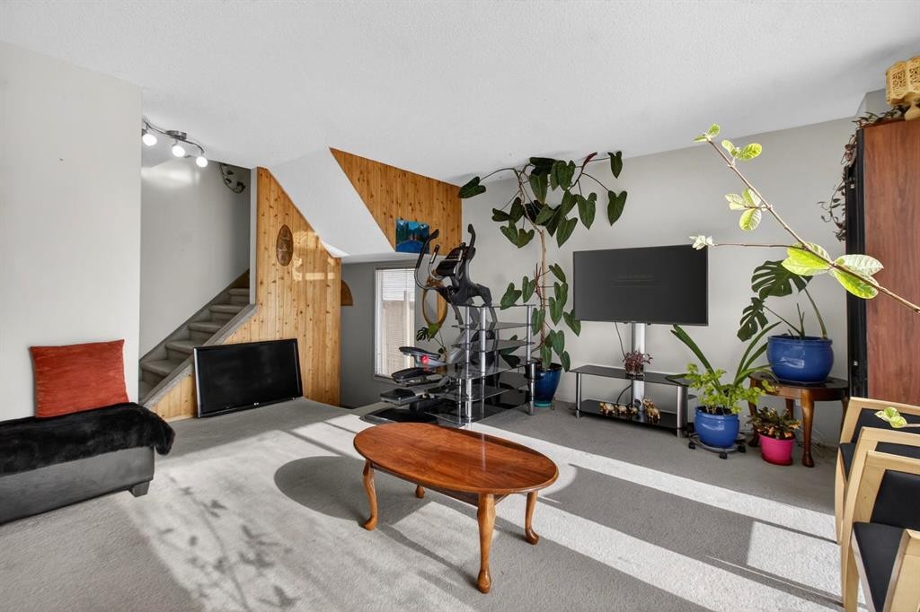 31 Templeby Way Ne, Calgary, AB - Indoor With Fireplace