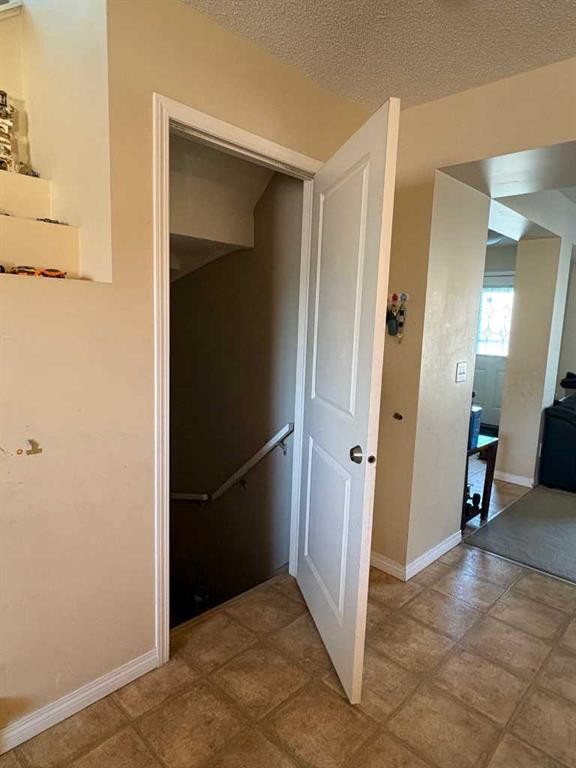 35 Saddlebrook Link Ne, Calgary, AB - Indoor Photo Showing Other Room