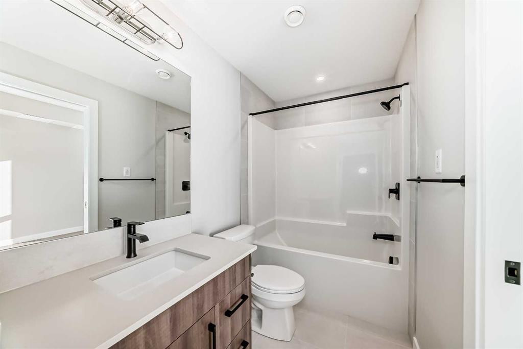 7121-1802 Mahogany Boulevard Se, Calgary, AB - Indoor Photo Showing Bathroom