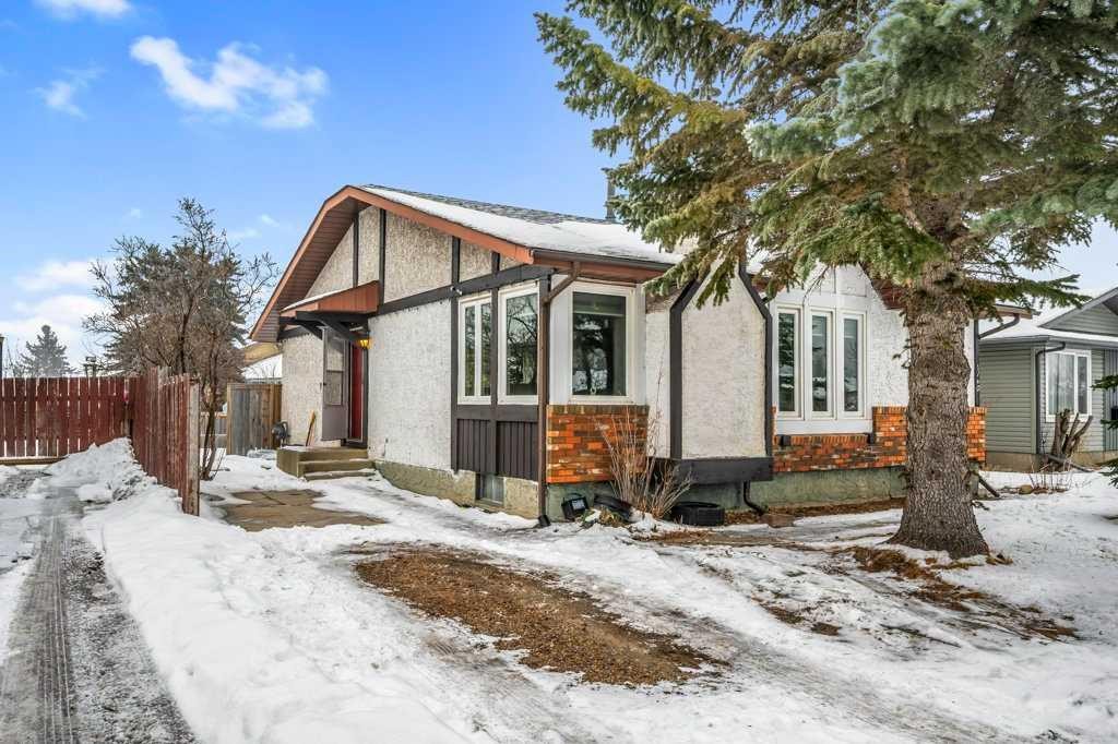 1140 Abbeydale Drive Ne, Calgary, AB - Outdoor With Facade