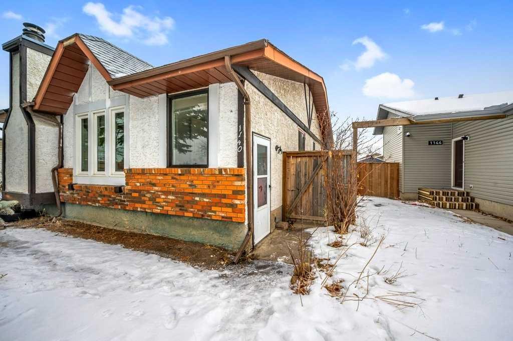 1140 Abbeydale Drive Ne, Calgary, AB - Outdoor