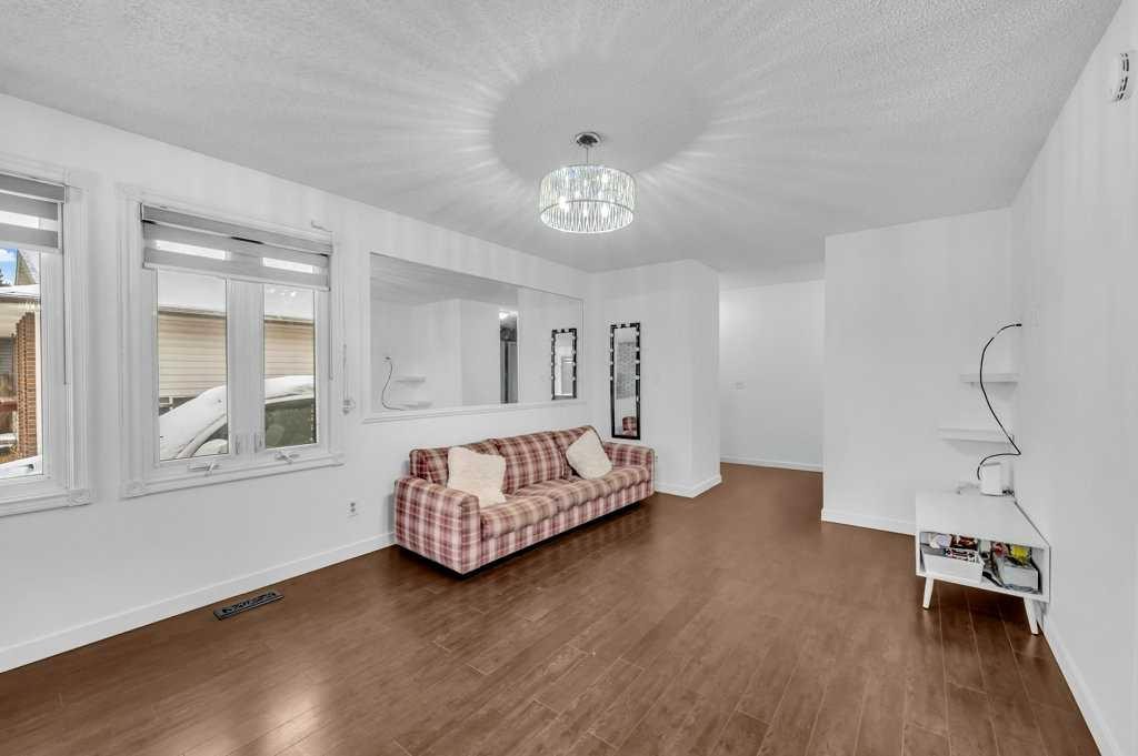 1140 Abbeydale Drive Ne, Calgary, AB - Indoor Photo Showing Bedroom