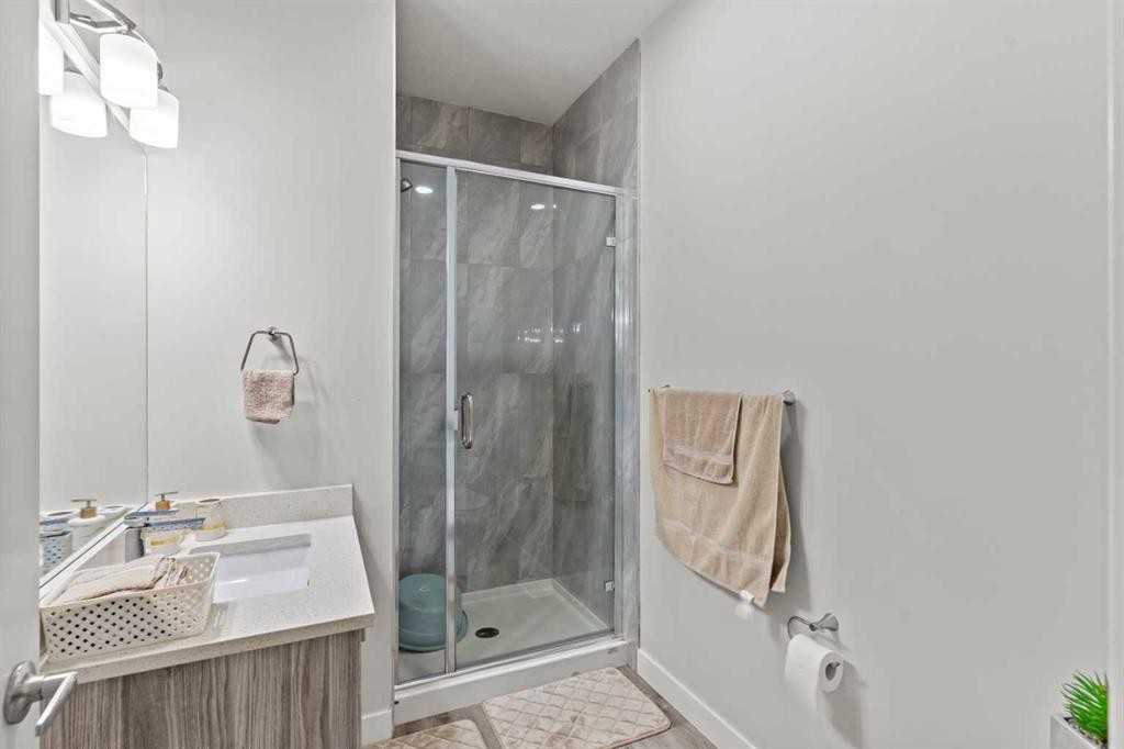 908-95 Skyview Close Ne, Calgary, AB - Indoor Photo Showing Bathroom