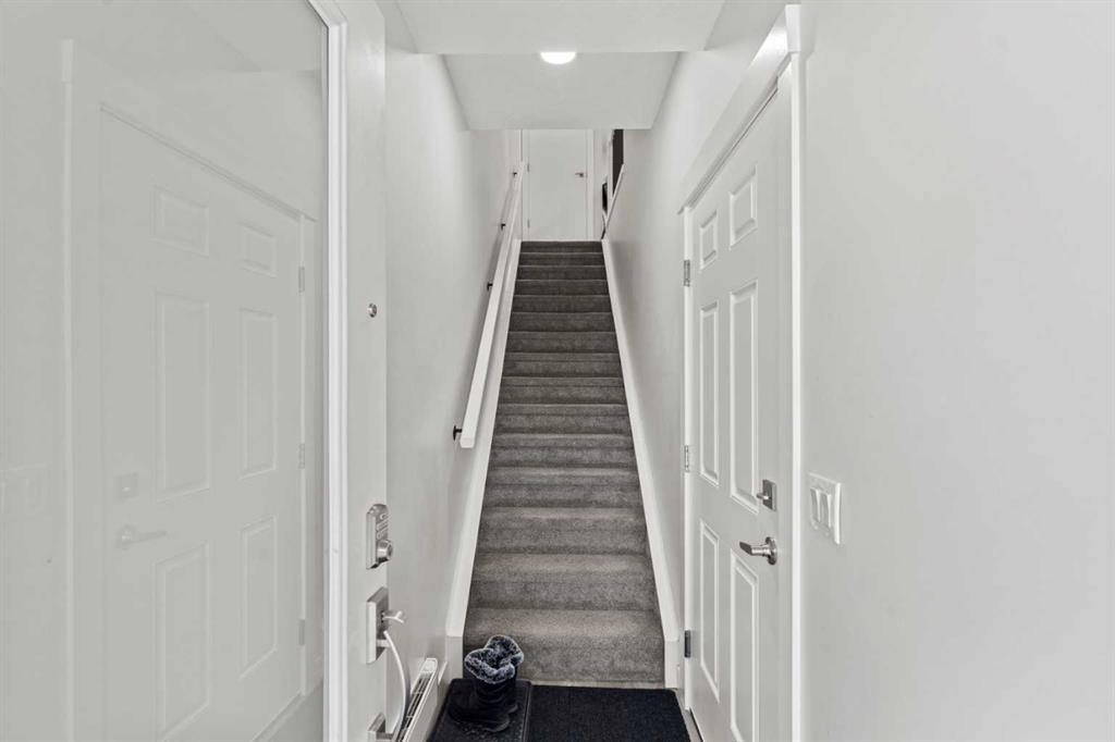 908-95 Skyview Close Ne, Calgary, AB - Indoor Photo Showing Other Room