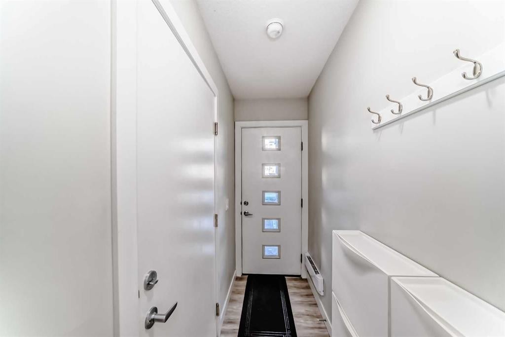 4143 Seton Drive Se, Calgary, AB - Indoor