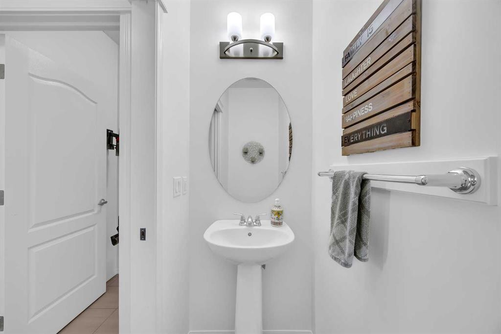 30 Cranarch View Se, Calgary, AB - Indoor