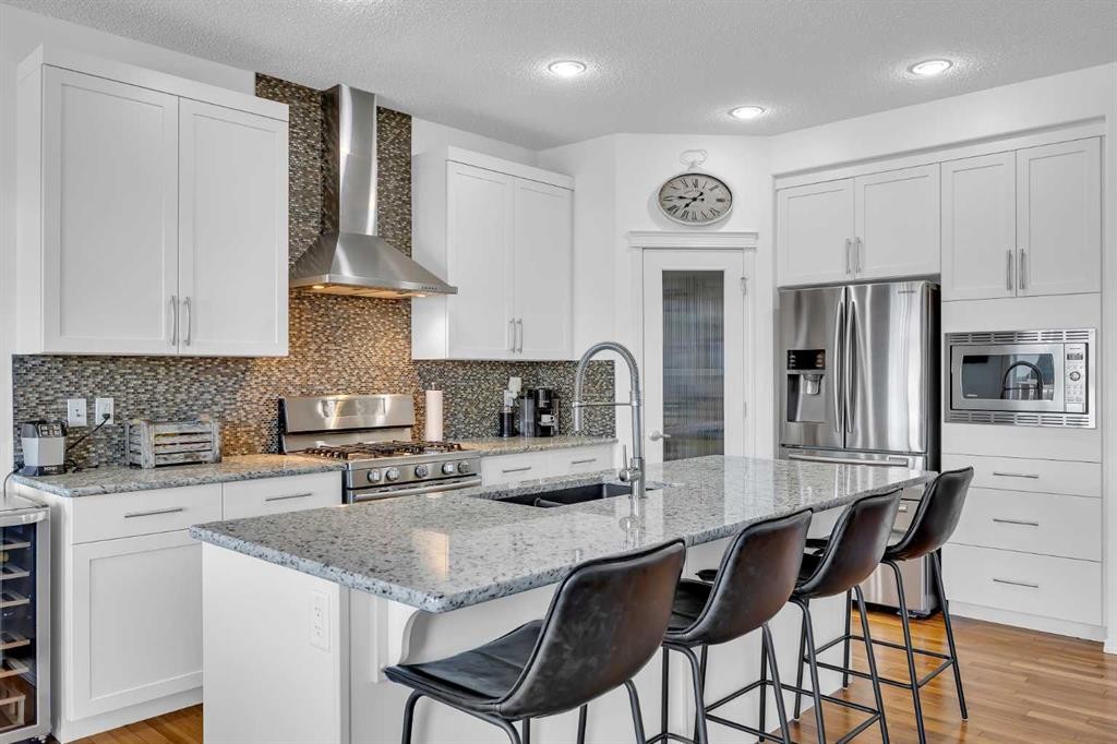30 Cranarch View Se, Calgary, AB - Indoor Photo Showing Kitchen With Stainless Steel Kitchen With Upgraded Kitchen