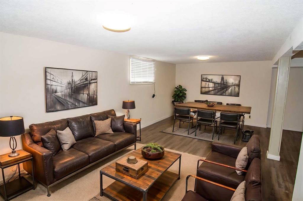 7012 Bowness Road Nw, Calgary, AB - Indoor Photo Showing Living Room