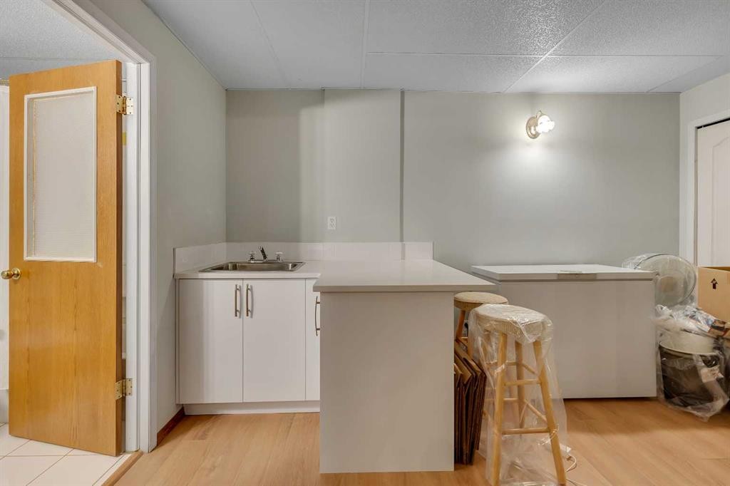 133 Riverview Park Se, Calgary, AB - Indoor Photo Showing Other Room