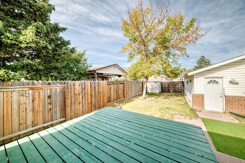 6712 23 Avenue Ne, Calgary, AB - Outdoor