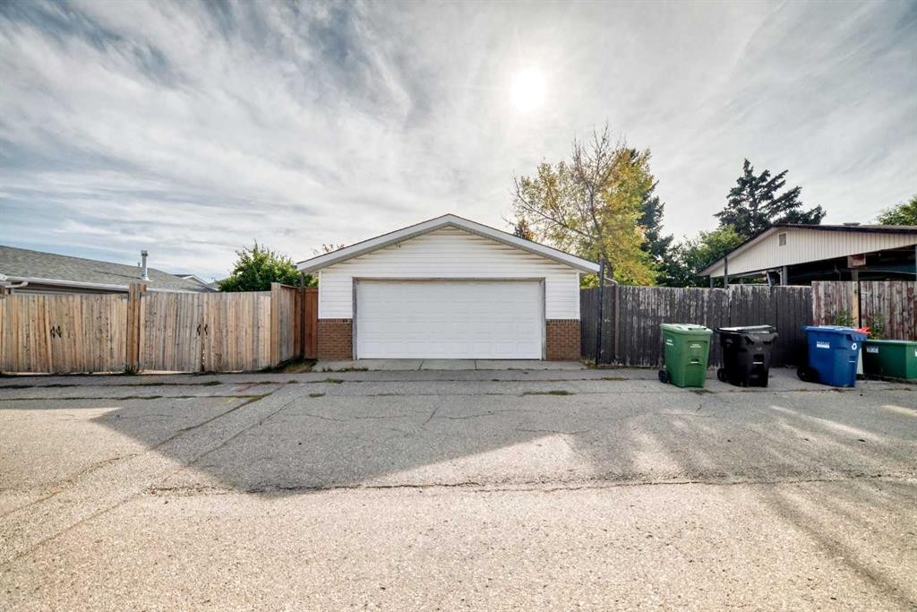 6712 23 Avenue Ne, Calgary, AB - Outdoor
