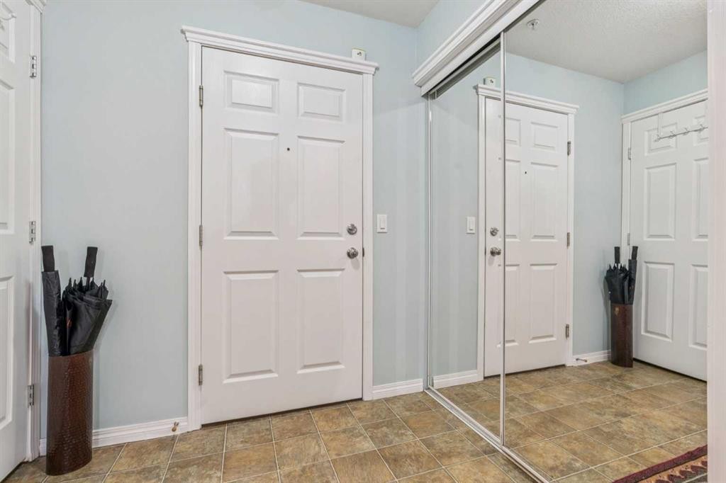 105-15320 Bannister Road Se, Calgary, AB - Indoor Photo Showing Other Room