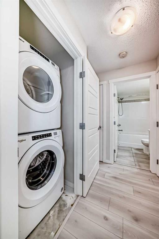152 Cranbrook Square Se, Calgary, AB - Indoor Photo Showing Laundry Room