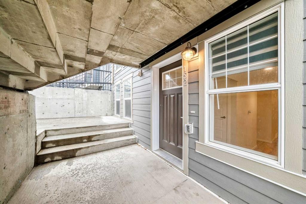 152 Cranbrook Square Se, Calgary, AB - Outdoor With Exterior