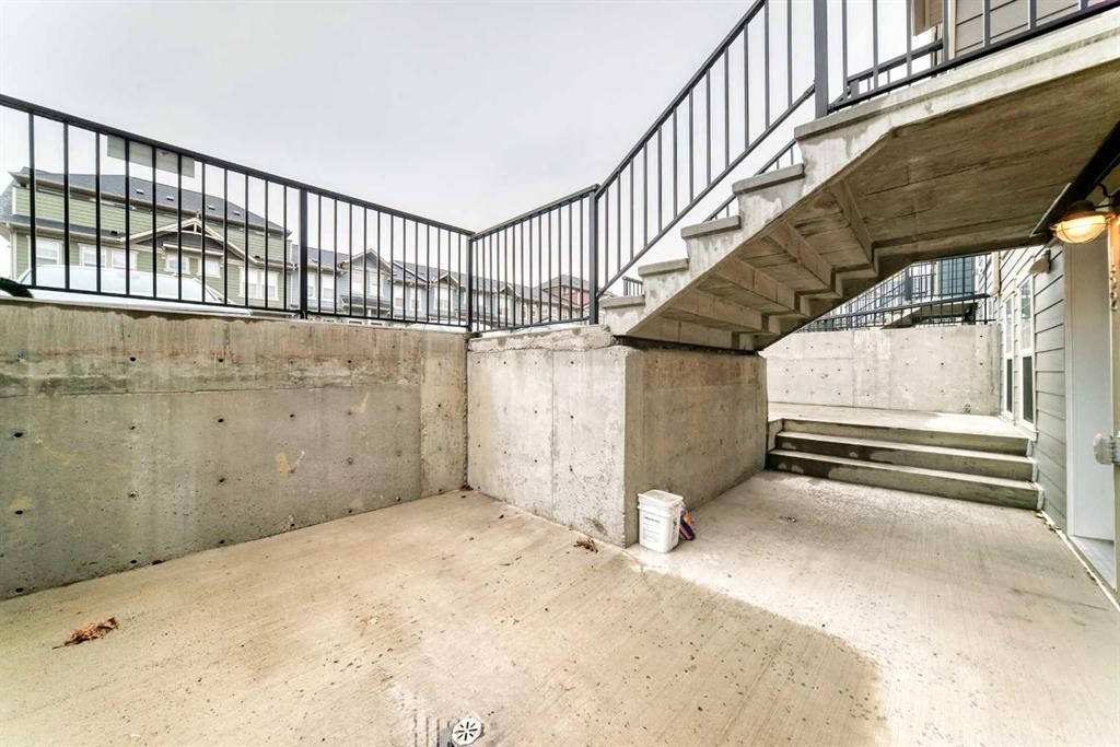 152 Cranbrook Square Se, Calgary, AB - Outdoor With Exterior