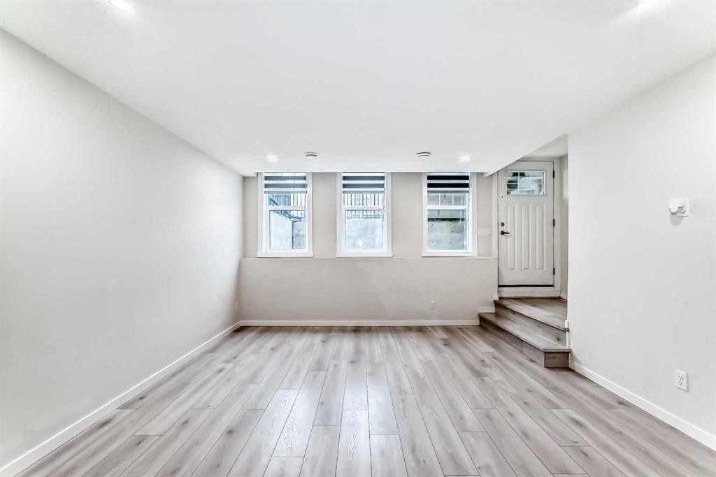 152 Cranbrook Square Se, Calgary, AB - Indoor Photo Showing Other Room