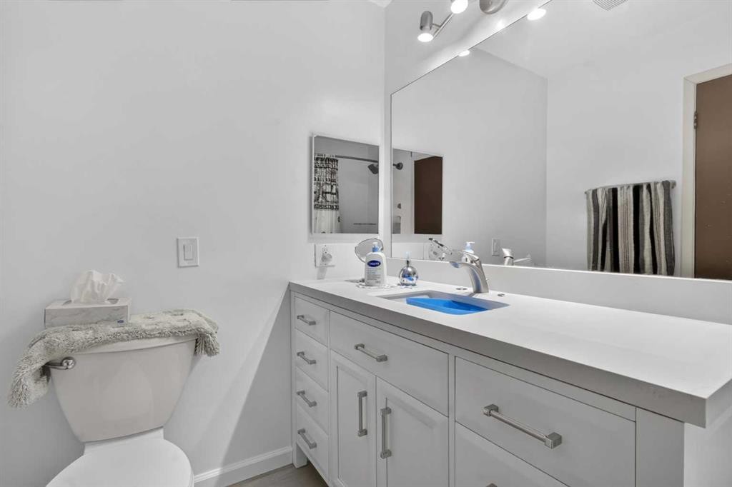 334-5404 10 Avenue Se, Calgary, AB