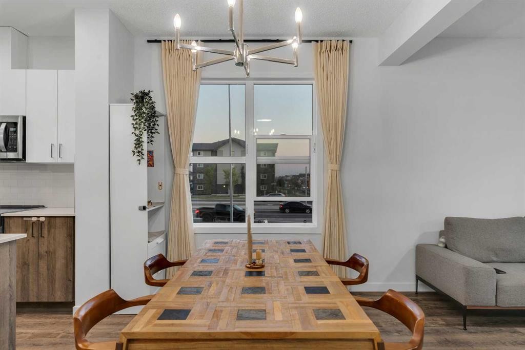 28 Redstone Boulevard Ne, Calgary, AB - Indoor