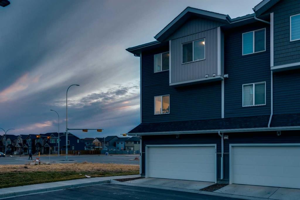 28 Redstone Boulevard Ne, Calgary, AB - Outdoor