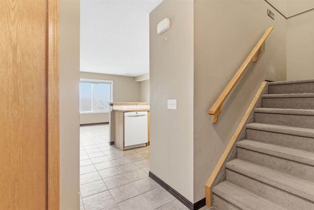 207-323 Fourth Avenue, Strathmore, AB - Indoor Photo Showing Other Room