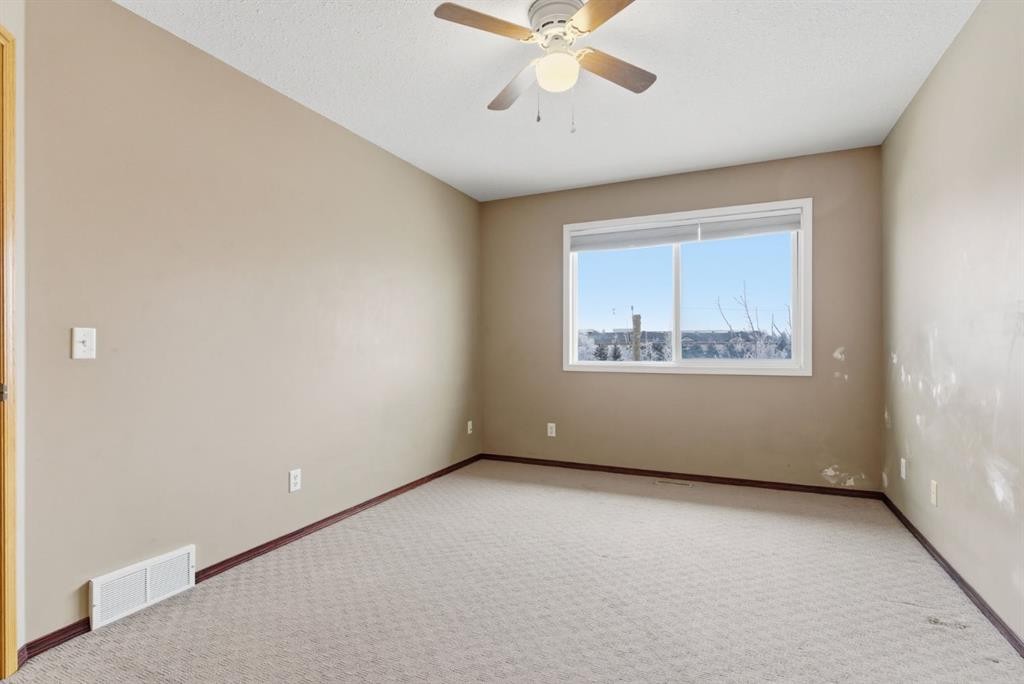 207-323 Fourth Avenue, Strathmore, AB - Indoor Photo Showing Other Room