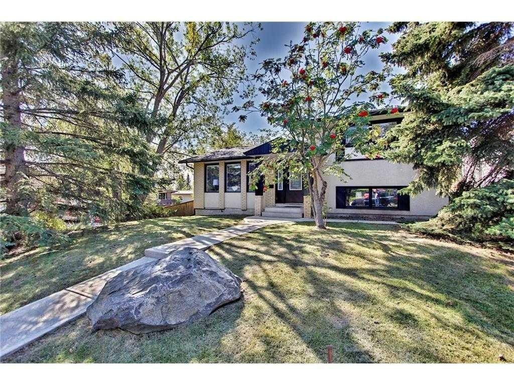 102 Dalgleish Bay Nw, Calgary, AB - Outdoor