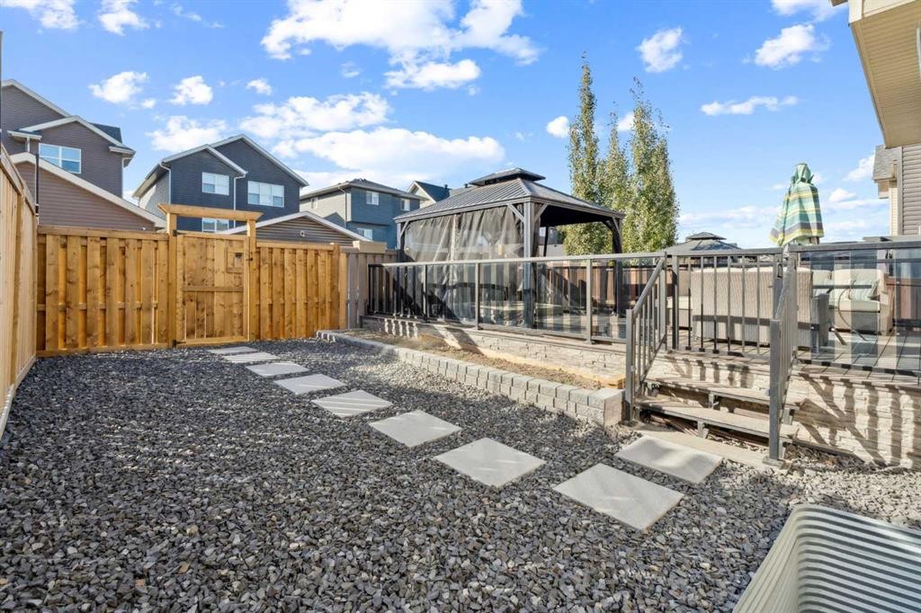 383 Evansglen Drive Nw, Calgary, AB - Outdoor