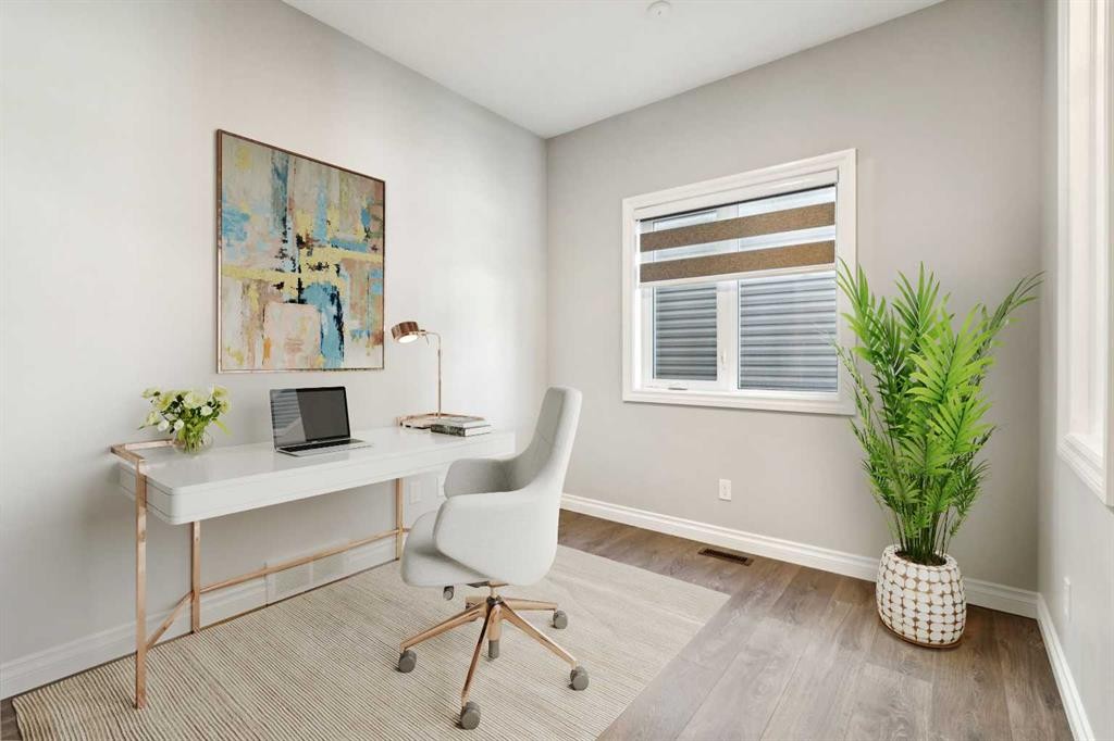 383 Evansglen Drive Nw, Calgary, AB - Indoor Photo Showing Office