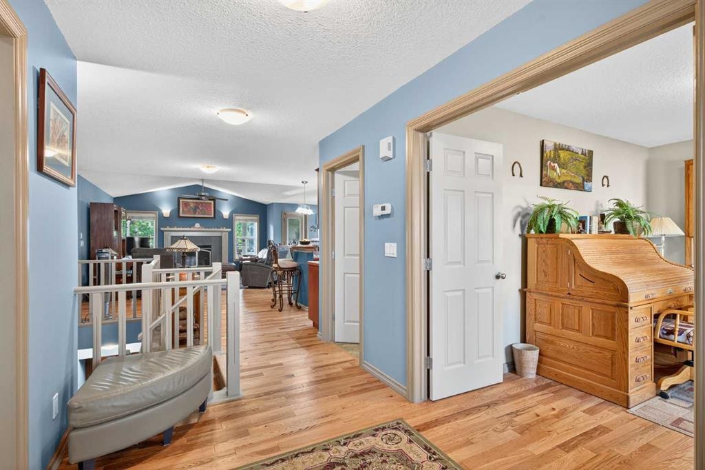 125 Copeland Close, Langdon, AB - Indoor Photo Showing Other Room