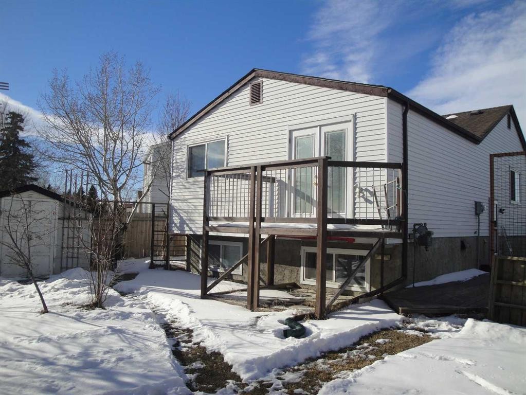 88 Abingdon Court Ne, Calgary, AB - Outdoor