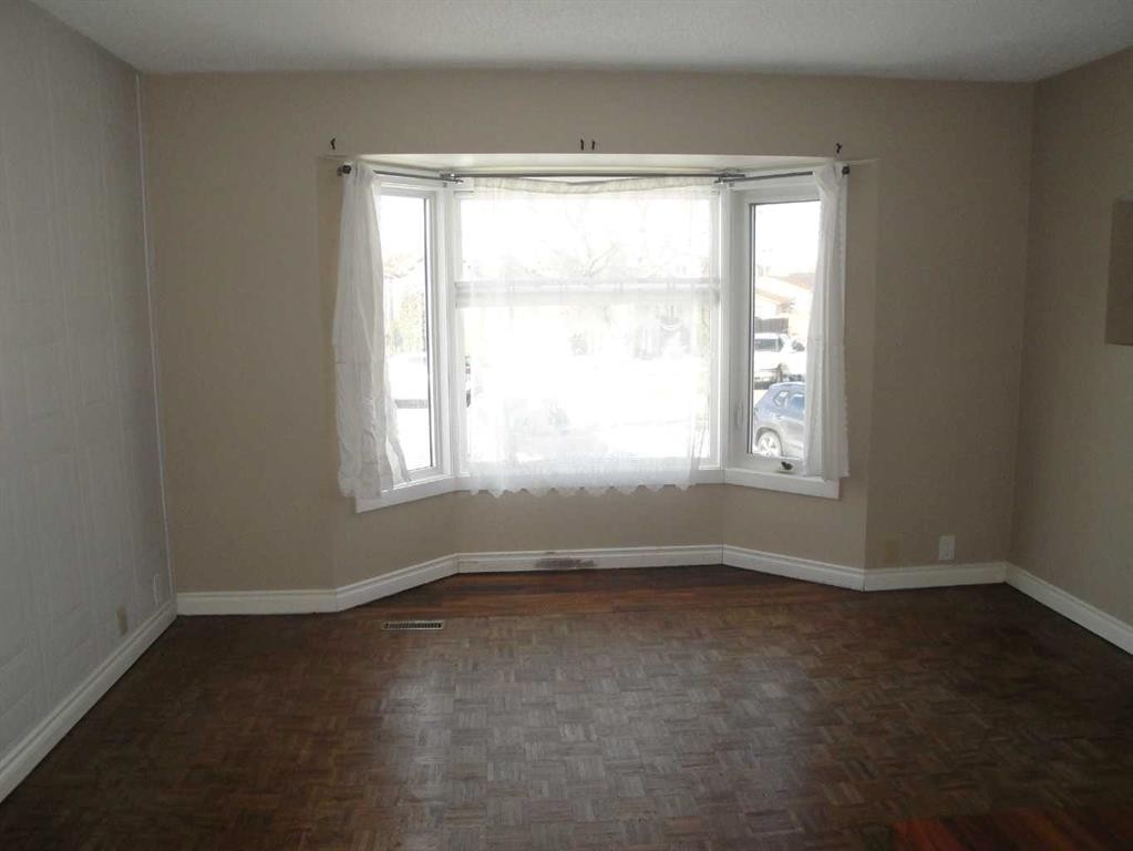 88 Abingdon Court Ne, Calgary, AB - Indoor Photo Showing Other Room