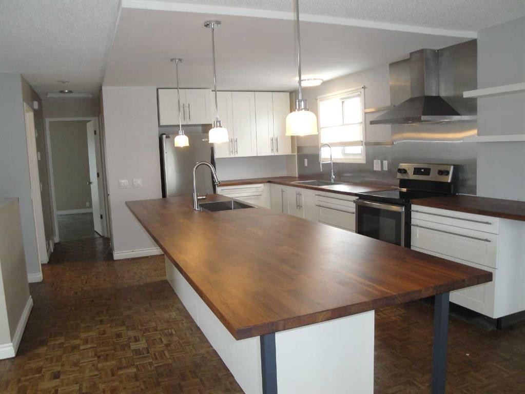 88 Abingdon Court Ne, Calgary, AB - Indoor Photo Showing Kitchen With Stainless Steel Kitchen