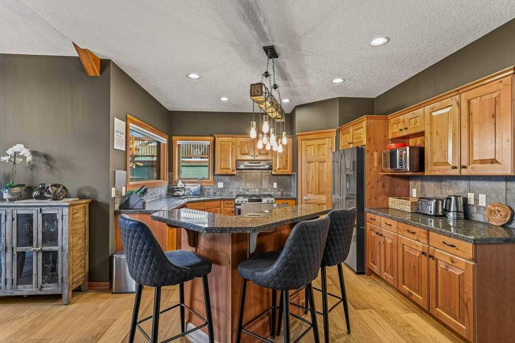 215 Miskow Close, Canmore, AB - Indoor